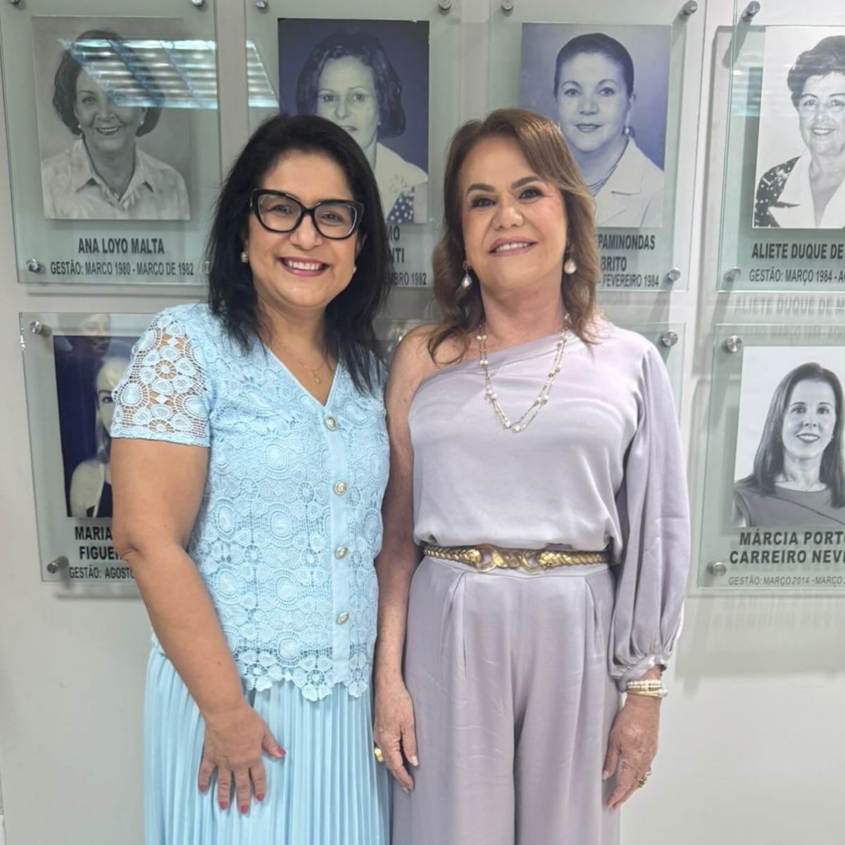 Representando a AMEPE, a presidente da entidade, Ana Veras, participou, nessa segunda-feira (30), da solenidade de aposição da placa em homenagem à gestão da presidente da Associação dos Amigos da Justiça de Pernambuco (AAJUPE), Sandra Paes Barreto, referente ao biênio 2024–2026.

O momento, marcado pelo reconhecimento institucional, celebrou a condução dos trabalhos à frente da entidade. Na ocasião, Ana Veras parabenizou Sandra Paes Barreto pela atuação à frente da AAJUPE, destacando o compromisso, a sensibilidade e a dedicação demonstrados ao longo da gestão.