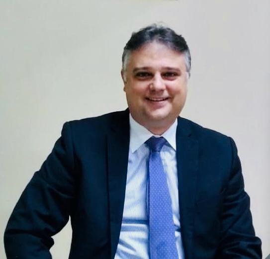 Imagem de capa - AMEPE parabeniza o juiz Marcelo Marques Cabral por conclusão de doutorado