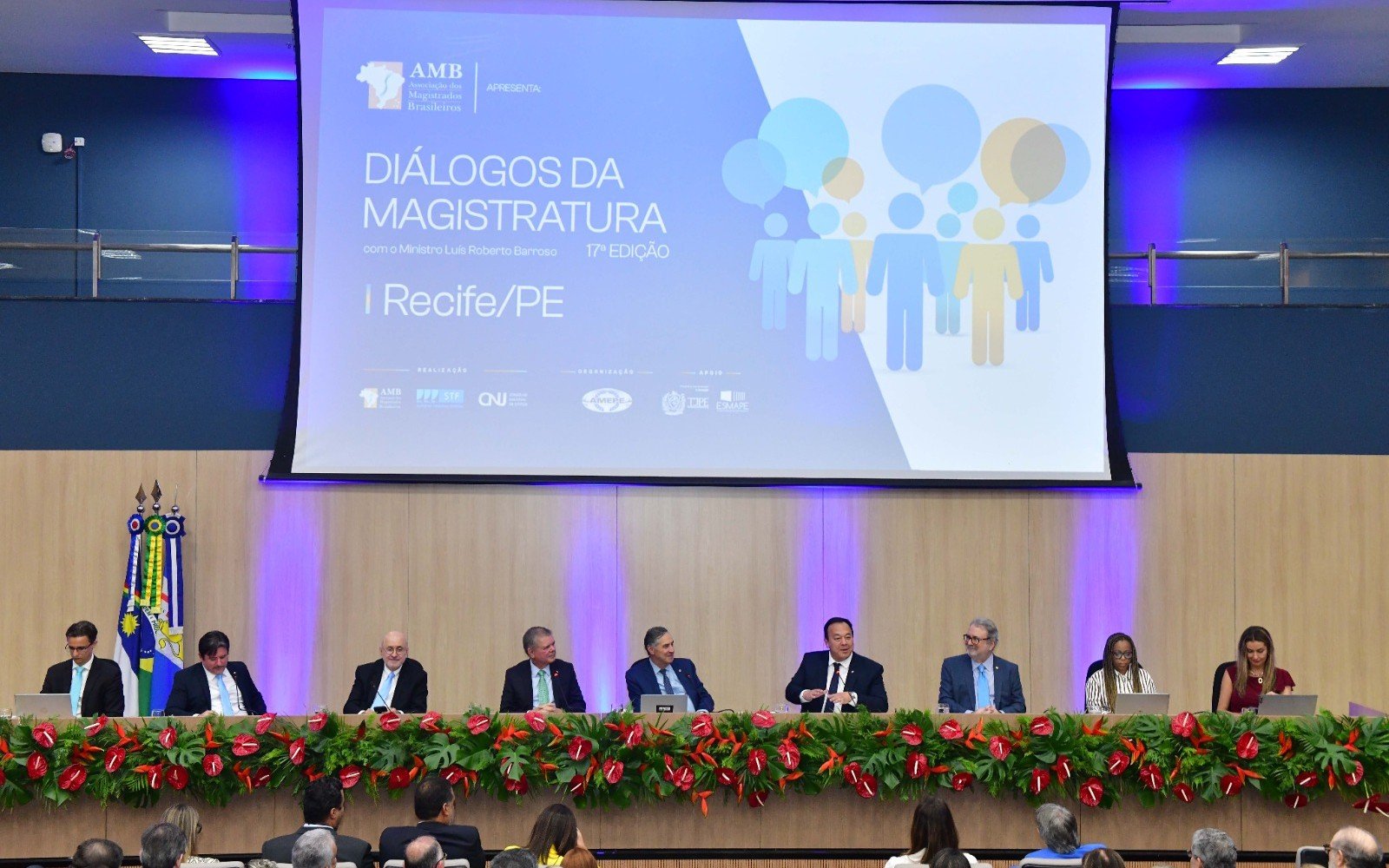 Imagem de Capa - Presidente do STF e CNJ participa de encontro com a magistratura pernambucana