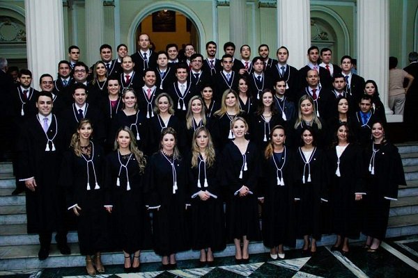 Imagem de capa -AMEPE parabeniza turma de 2014 pelos 10 anos de magistratura