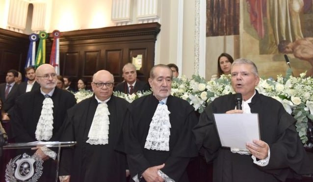 imagem de capa- AMEPE parabeniza nova Mesa Diretora do TJPE