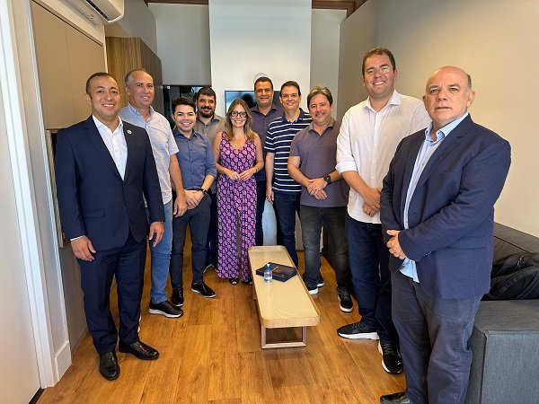 imagem de capa- Presidentes de entidades do Nordeste participam de encontro na sede da AMEPE