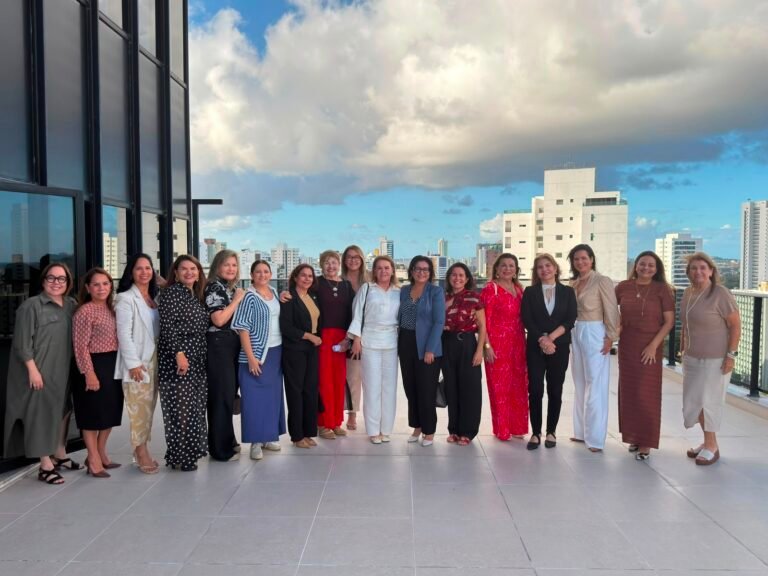AMEPE recebe diretoria da AAJUPE em visita institucional