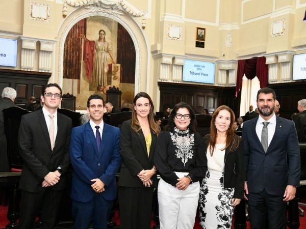 AMEPE acompanha sessão do TJPE que oficializa permuta de magistrados