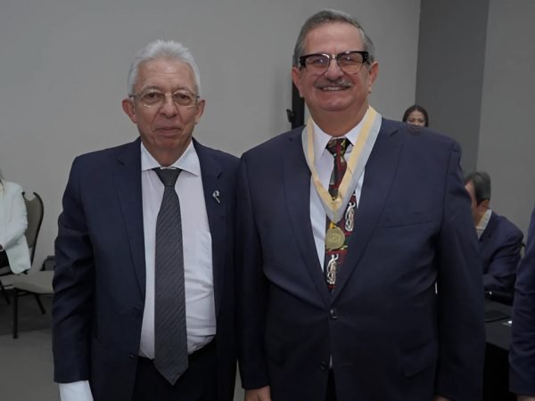 Imagem de Capa Notícia - Desembargador Fernando Cerqueira é agraciado com a Medalha de Mérito da Escola Nacional da Magistratura