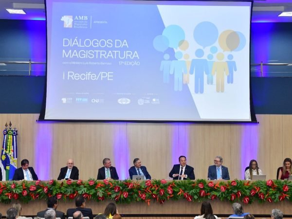 Imagem de Capa - Presidente do STF e CNJ participa de encontro com a magistratura pernambucana