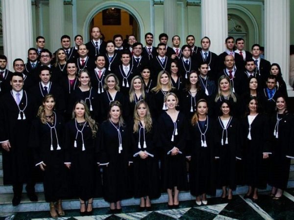 Imagem de capa -AMEPE parabeniza turma de 2014 pelos 10 anos de magistratura