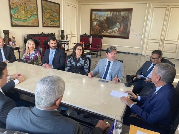 imagem de capa - Assuntos de interesse da magistratura pernambucana são discutidos em visita da Diretoria da AMEPE ao presidente do TJPE