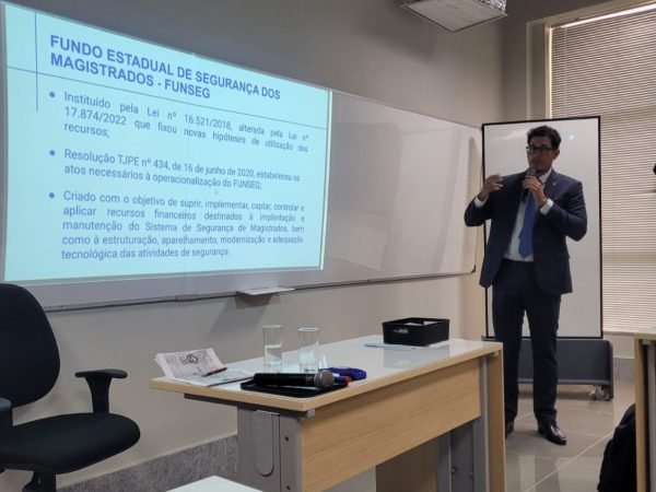 imagem de capa - Novos juízes e juízas conhecem trabalho da Comissão de Segurança do TJPE